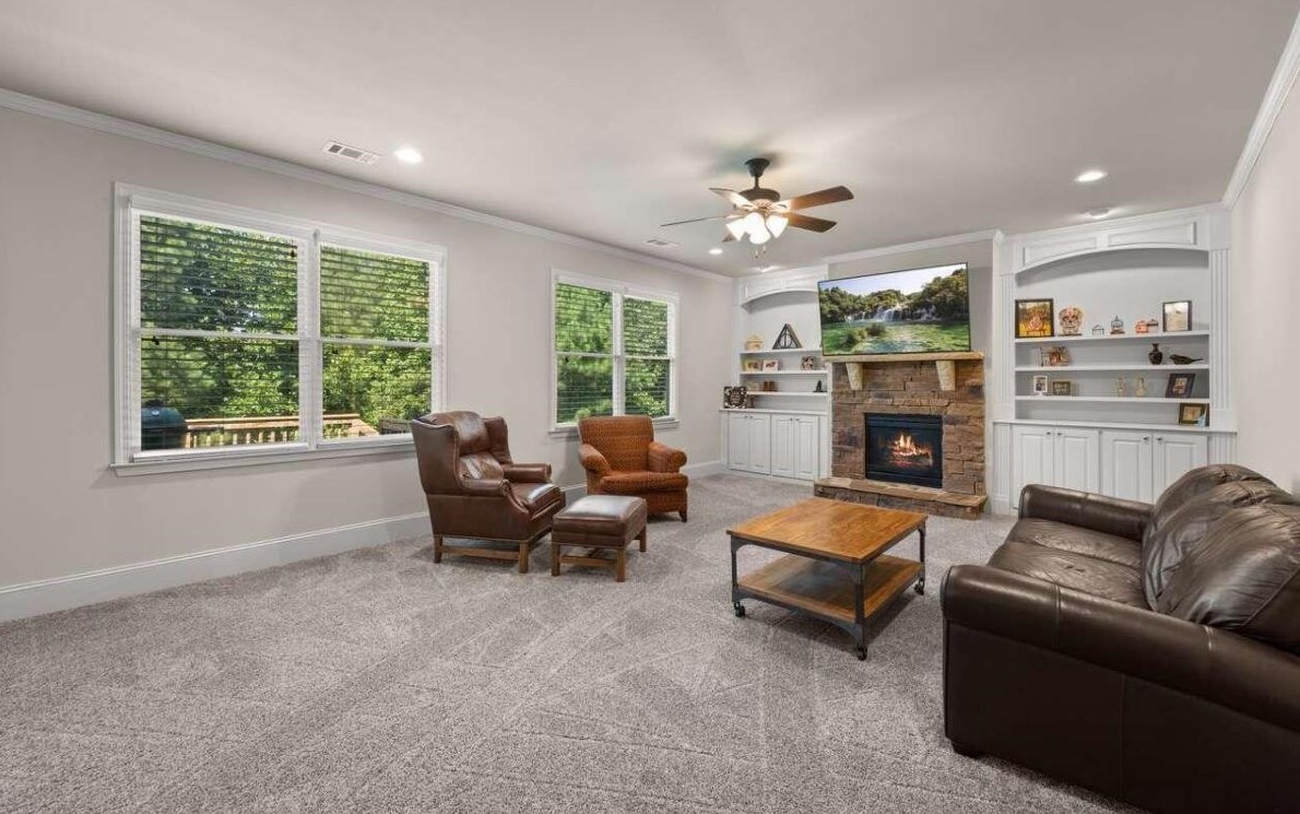 6547 Lemon Grass Ln, Flowery Branch GA  30542-5098 exterior