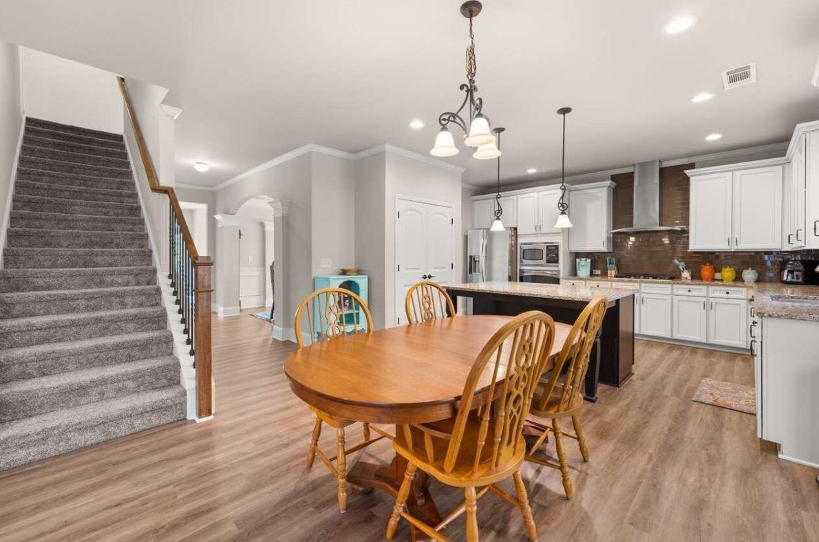 6547 Lemon Grass Ln, Flowery Branch GA  30542-5098 exterior