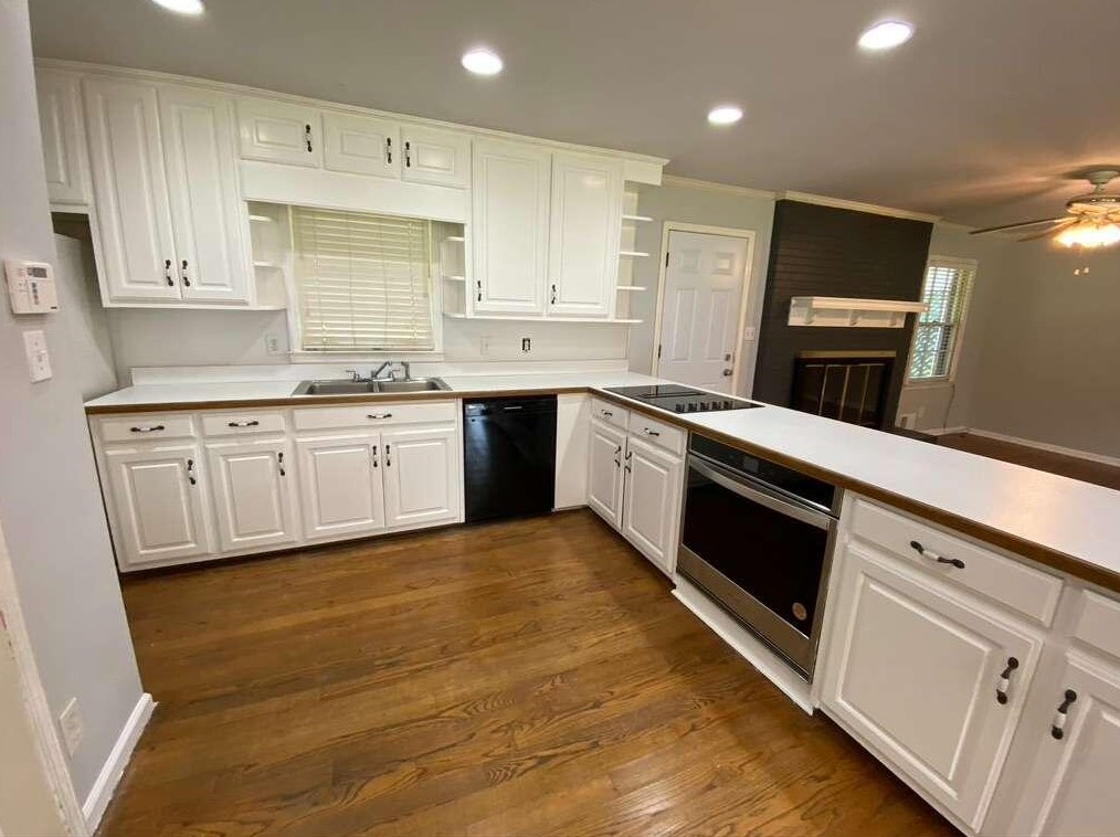 5518 Five Forks Trickum Rd, Stone Mountain, GA 30087