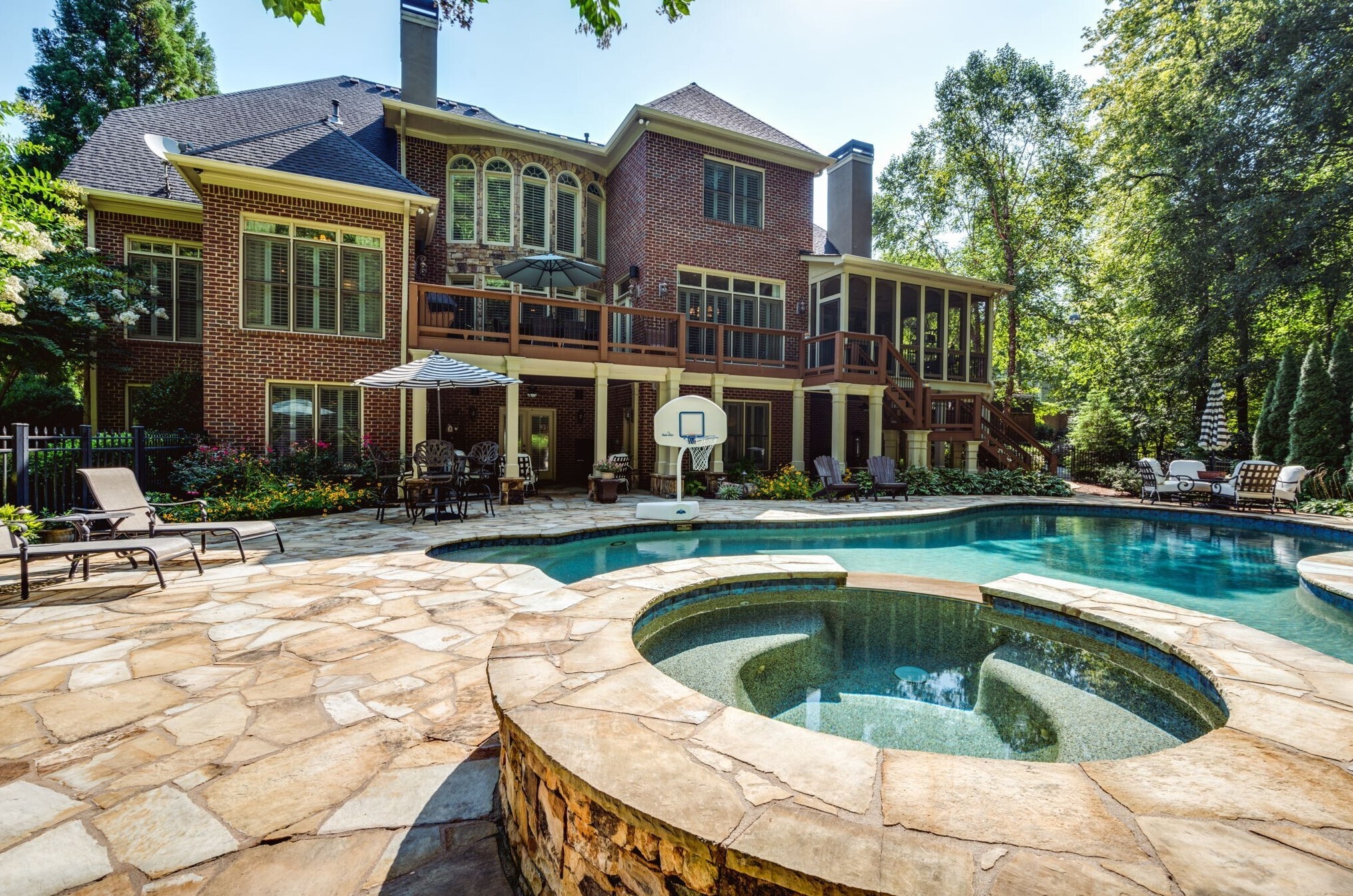 2117 Rocky Falls Ct, Kennesaw, GA 30152