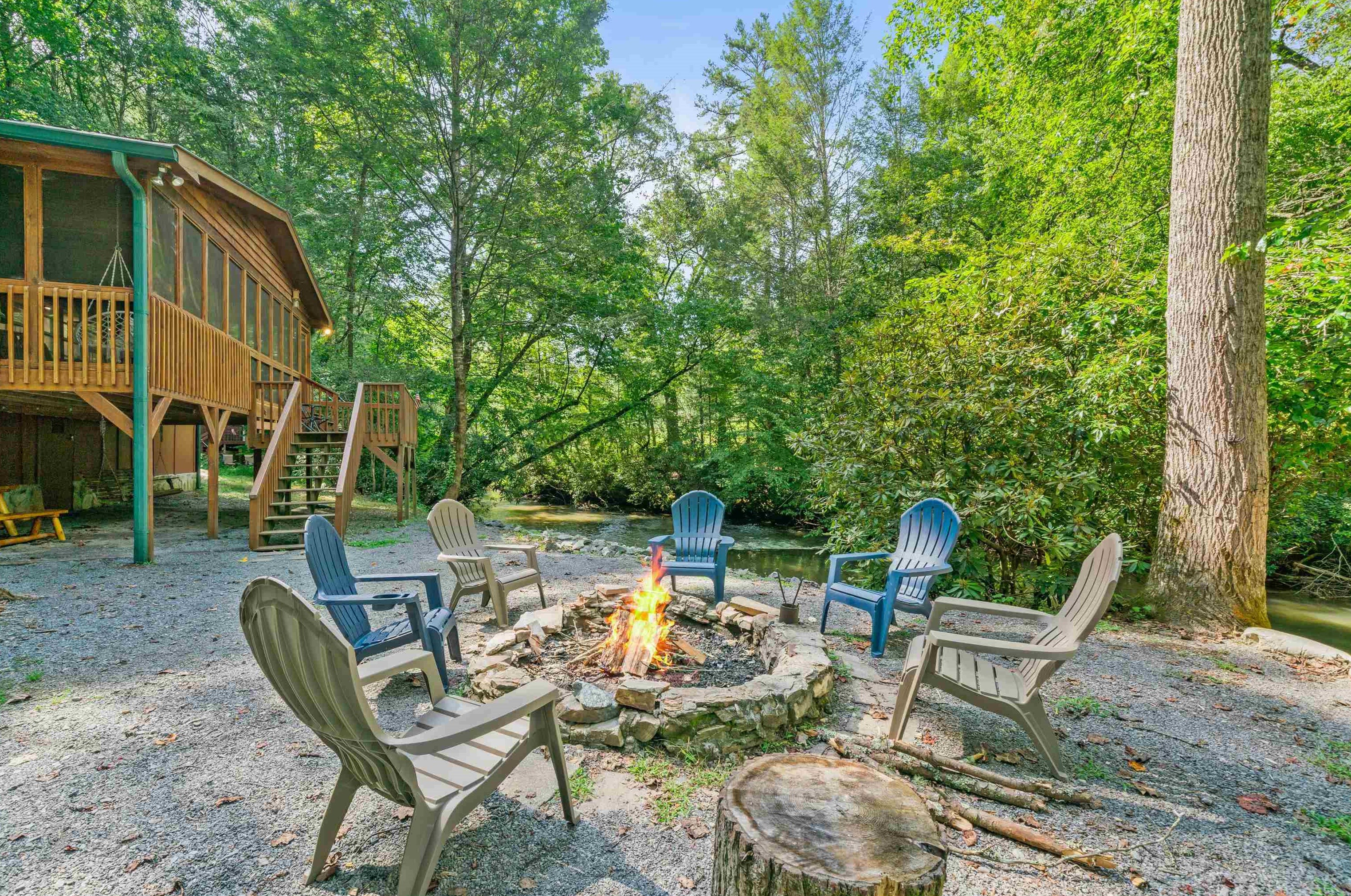 400 Hemlock Trail, Blue Ridge, GA 30513
