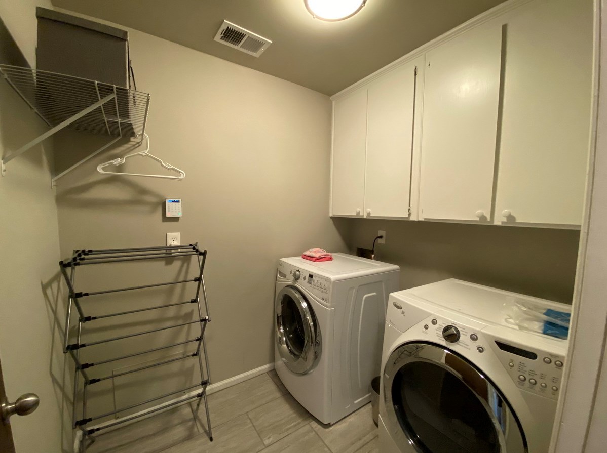 220 Wessex Ct, Atlanta GA  30328-2664 exterior