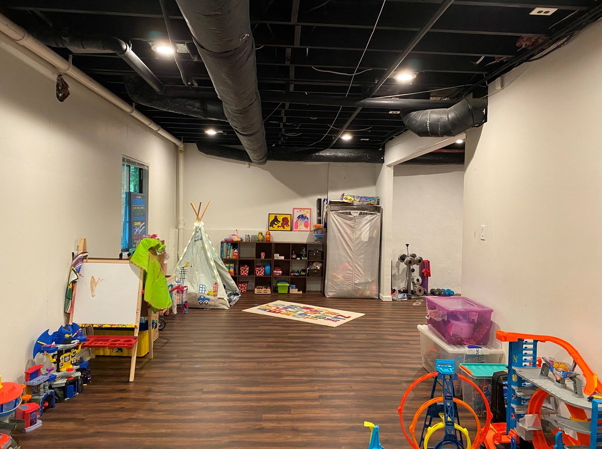 220 Wessex Ct, Atlanta GA  30328-2664 exterior