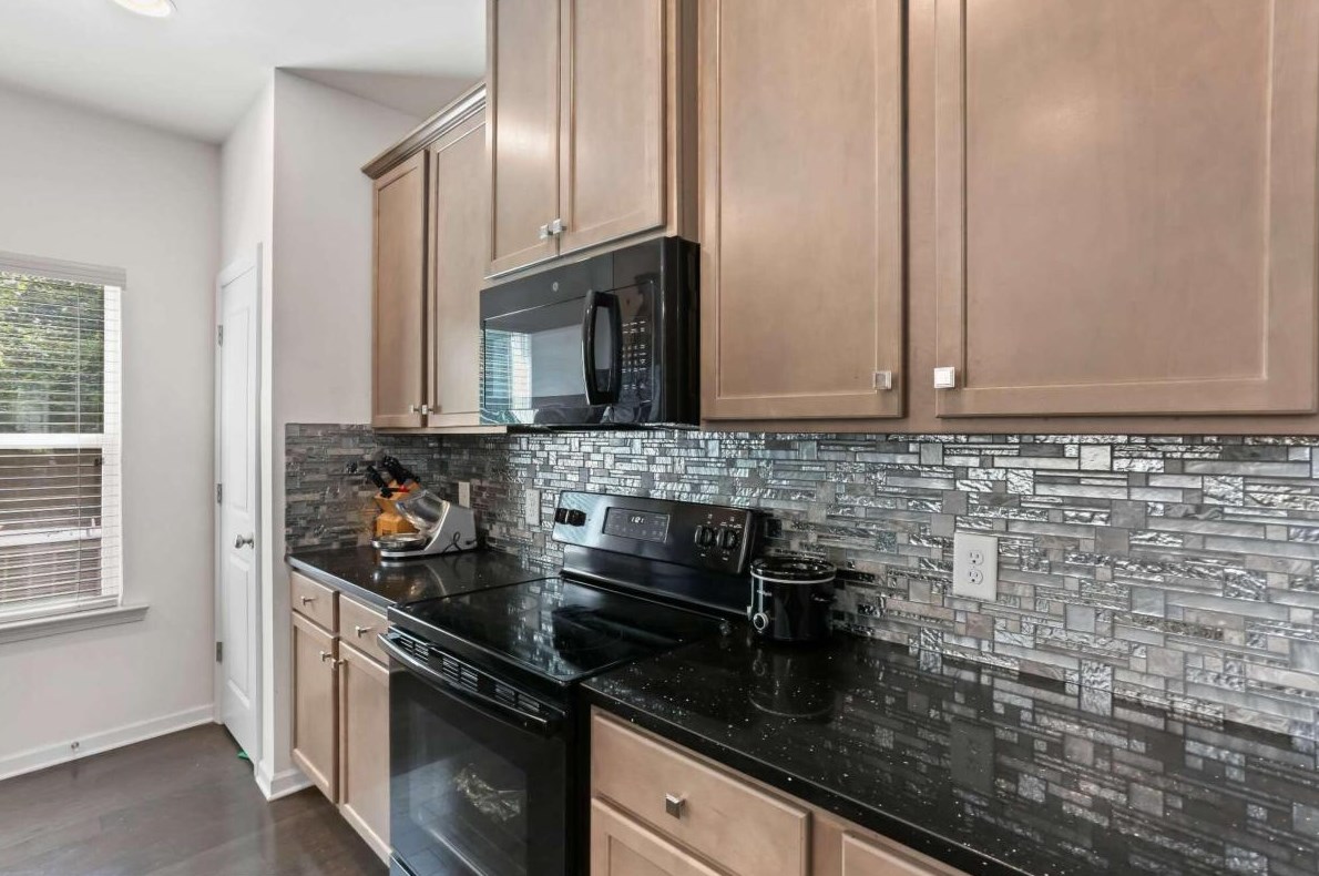 5028 Longview Walk, Decatur GA  30035-4187 exterior