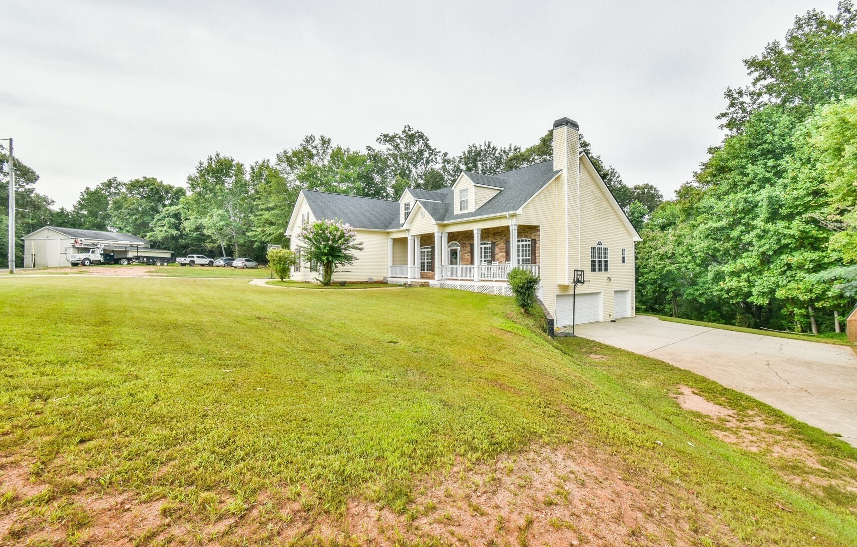4972 Cash Rd, Flowery Branch, GA 30542-5101