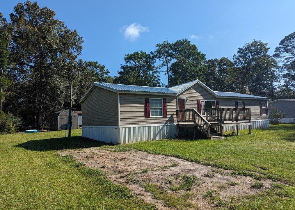 56 Riverside Loop, Jesup, GA 31545-5448