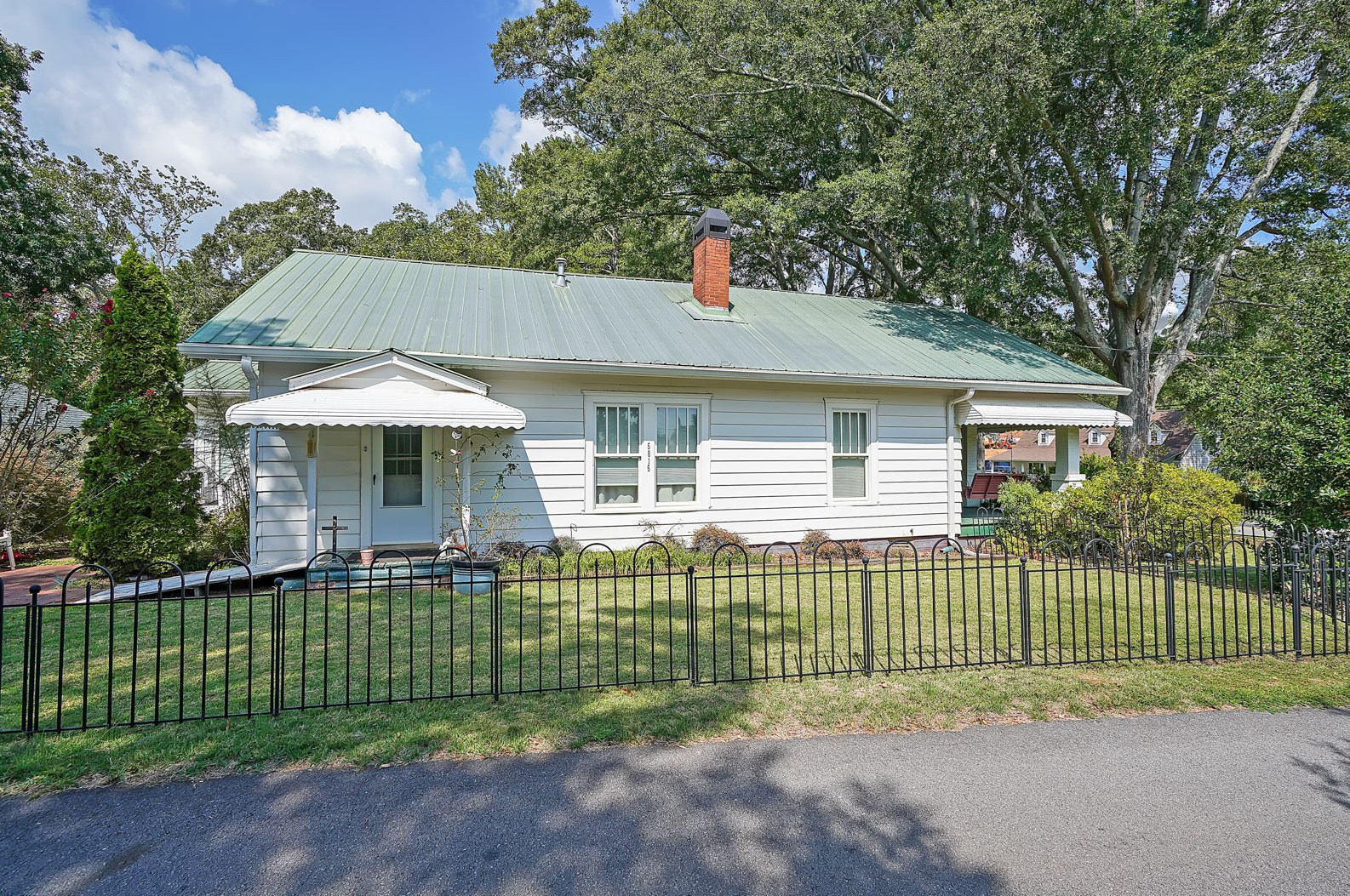 5815 Lights Ferry Rd, Flowery Branch, GA 30542-5625