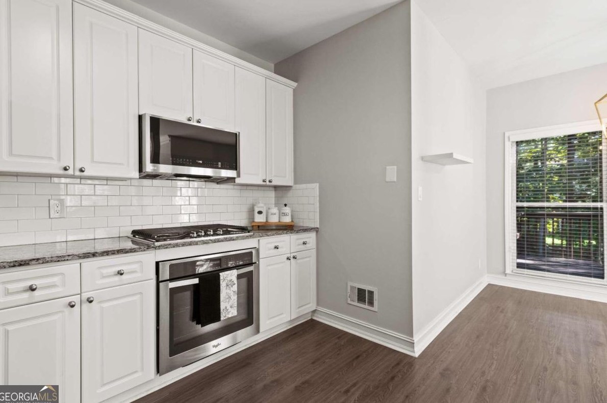 1000 Graystone Xing, Alpharetta GA  30005-7433 exterior