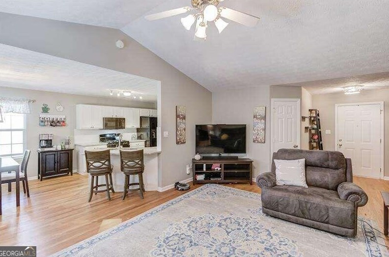 4624 Fox Forrest Dr, Flowery Branch GA  30542-3490 exterior