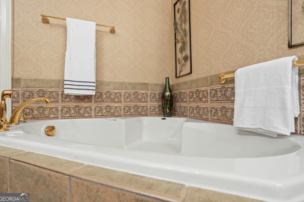 1000 Cathedral Pl, Decatur GA  30034-5065 exterior