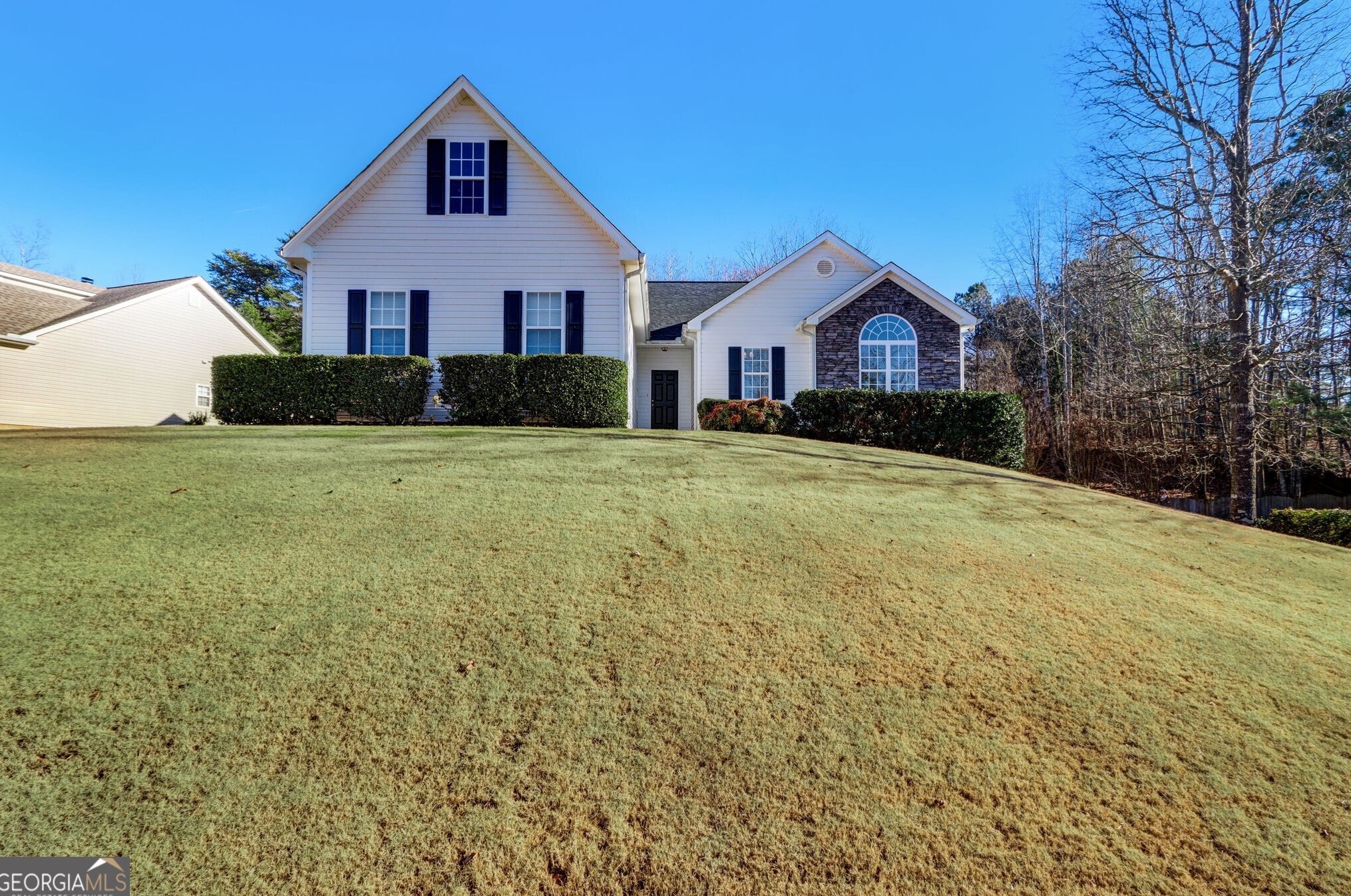 6414 Bearing Dr, Flowery Branch, GA 30542