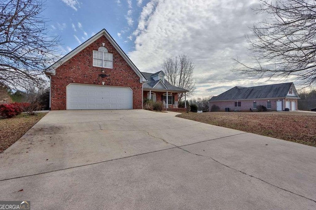 7985 Bethel Rd, Gainesville, GA 30506-3952