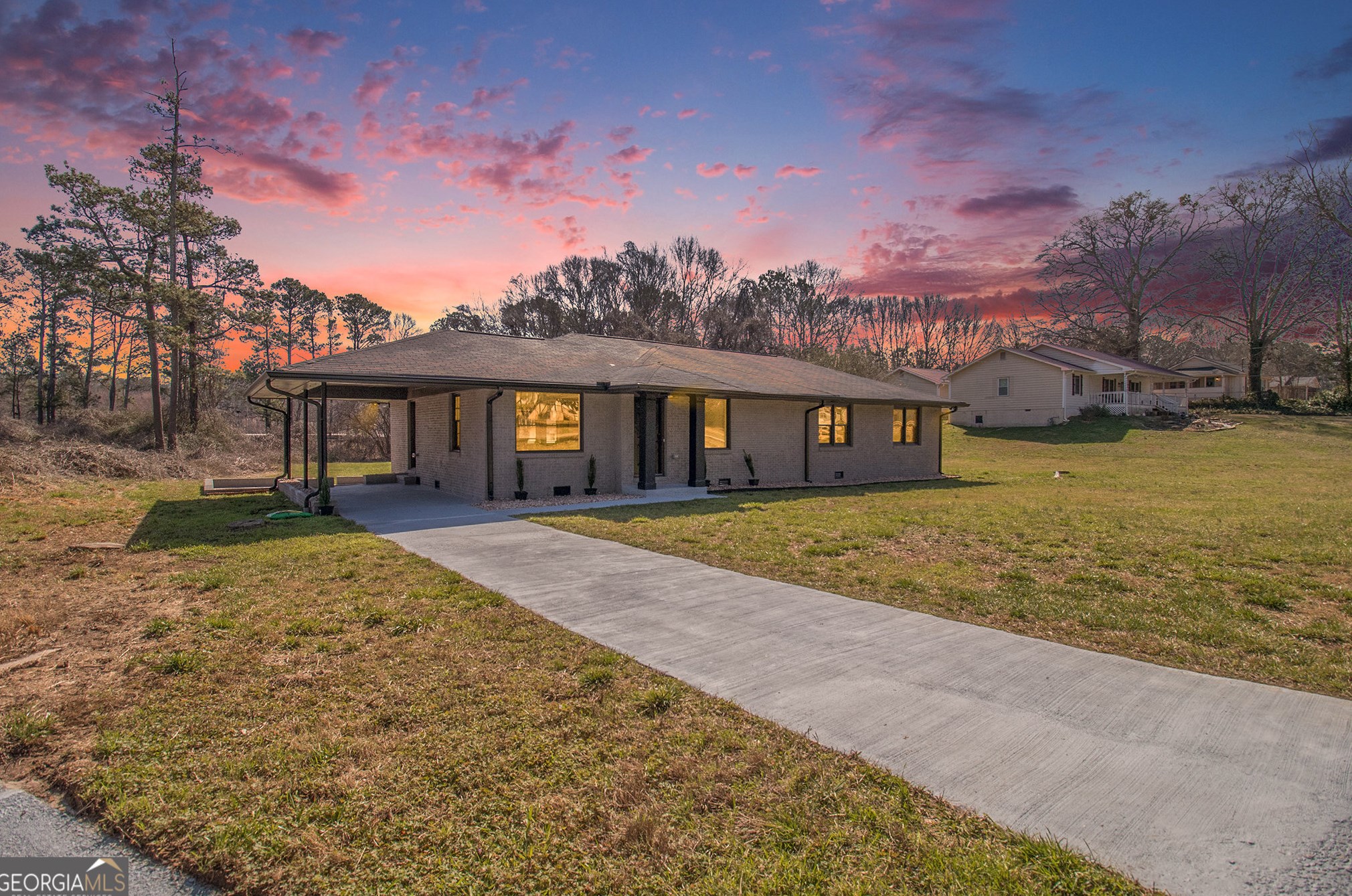 5819 Church St, Flowery Branch, GA 30542