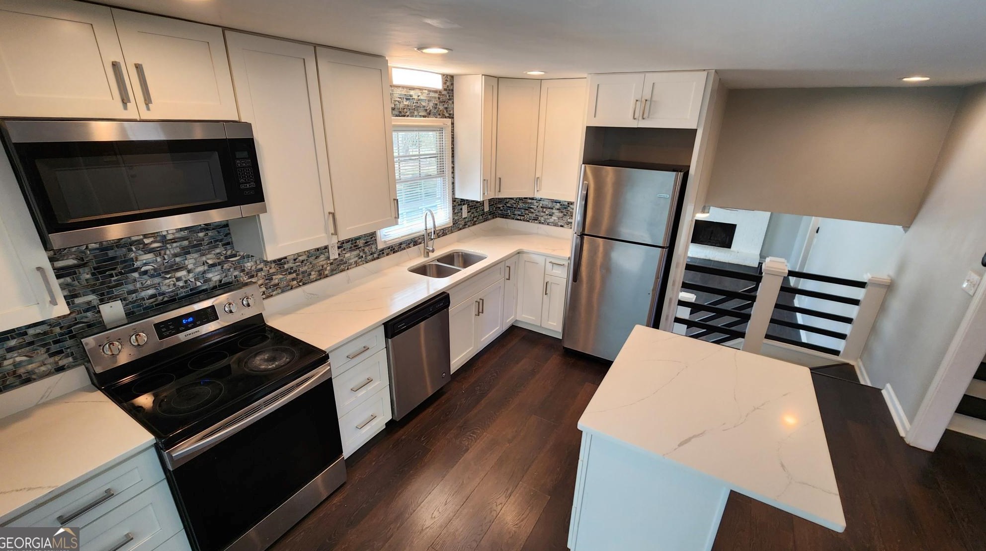 175 Marilyn Dr E, Fayetteville, GA 30214