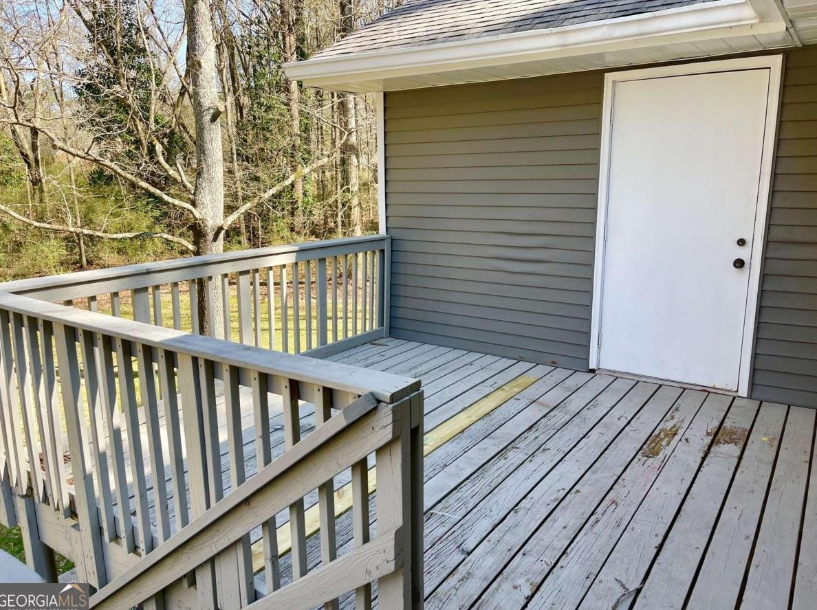 300 Jeff Davis Dr, Fayetteville GA  30214-1628 exterior