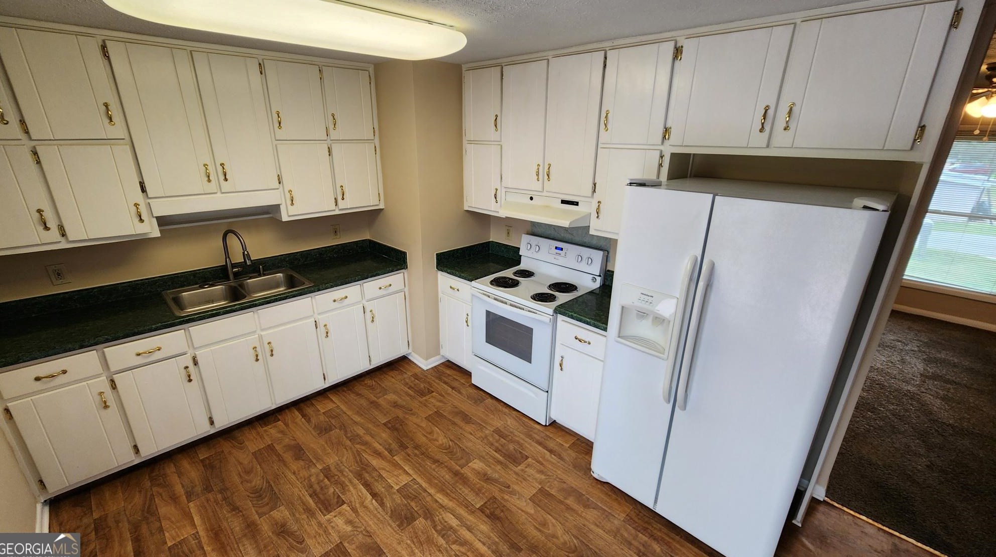 105 Holly Ave, Fayetteville, GA 30215