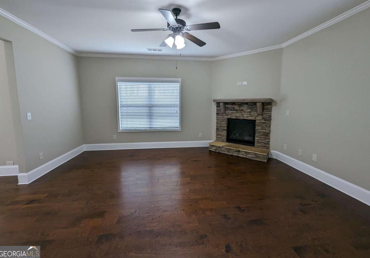 6832 Big Sky Dr, Flowery Branch, GA 30542
