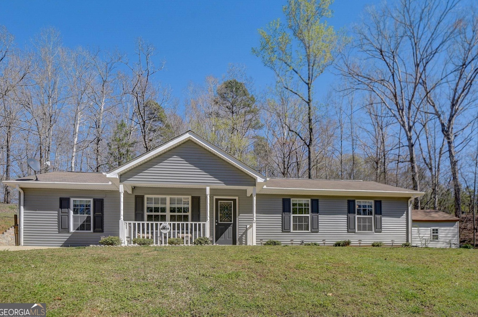 6730 Spring Head Dr, Flowery Branch, GA 30542