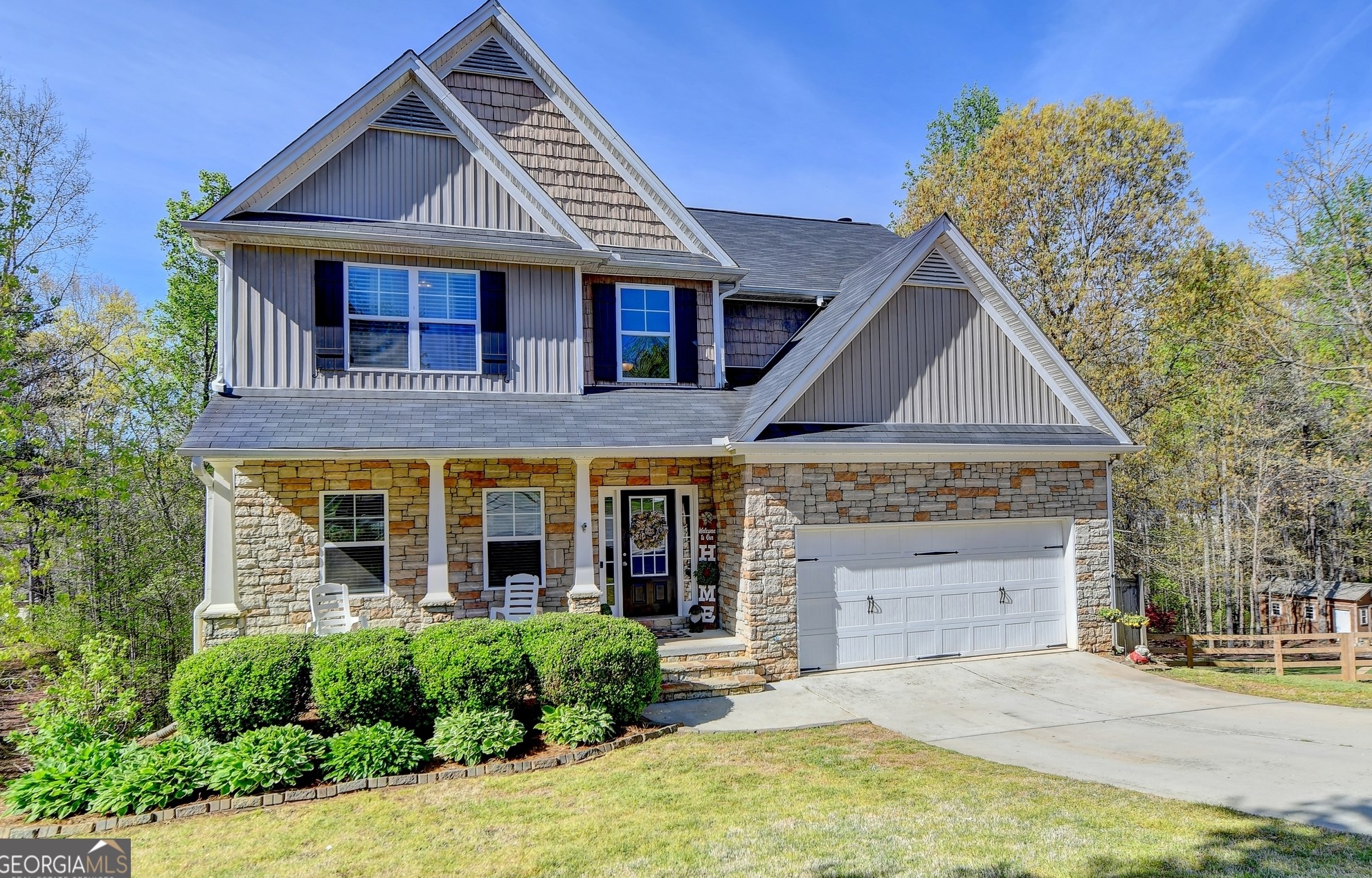 5602 Wooded Valley Way, Flowery Branch, GA 30542