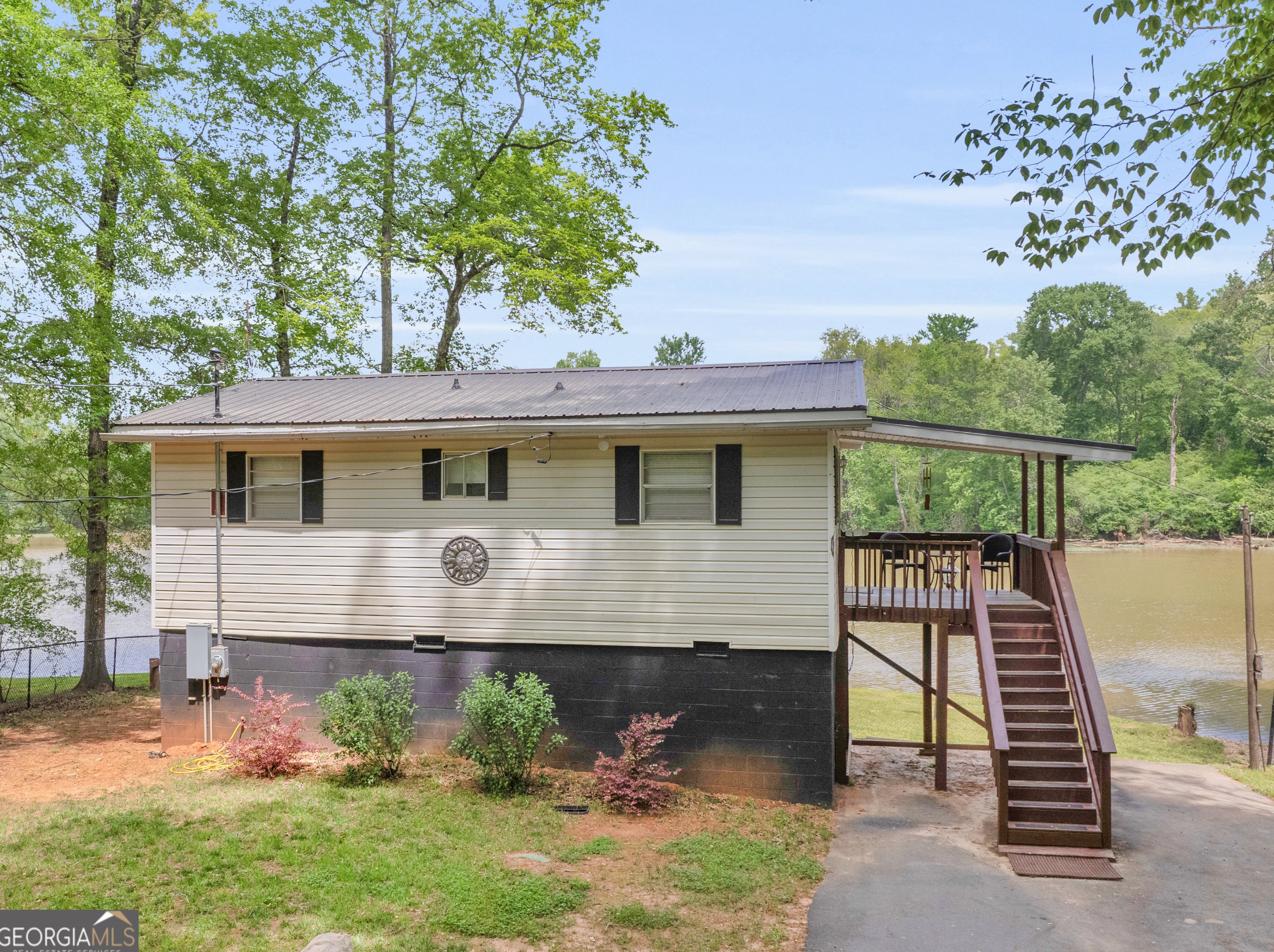 242 Katy Lake Rd, Jackson, GA 30233