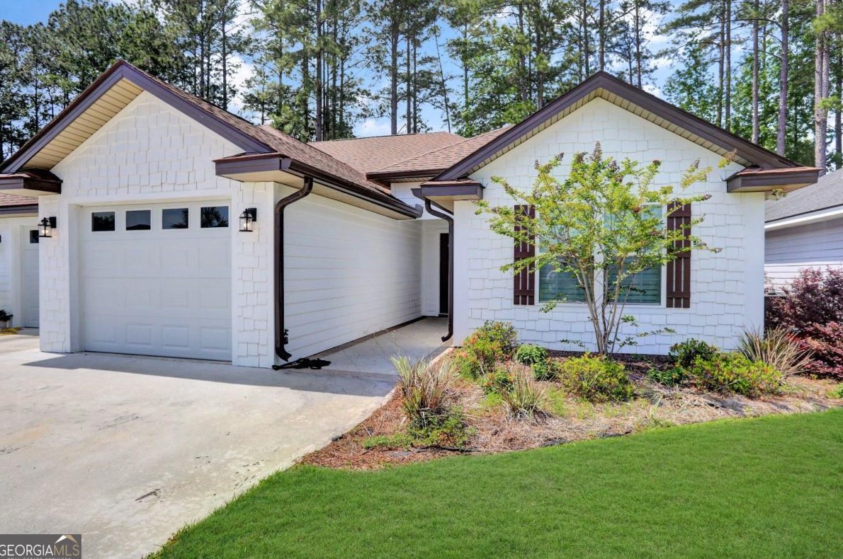 135 Hannah Dr, Jesup, GA 31546