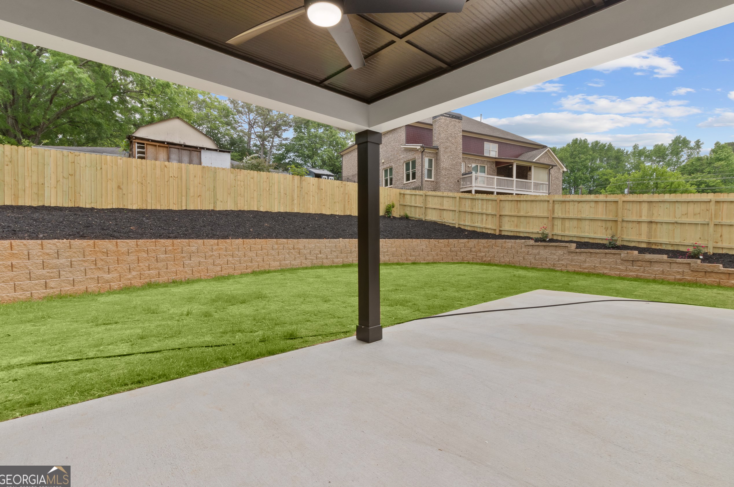346 Crestview Cir, Roswell GA  30075-3823 exterior