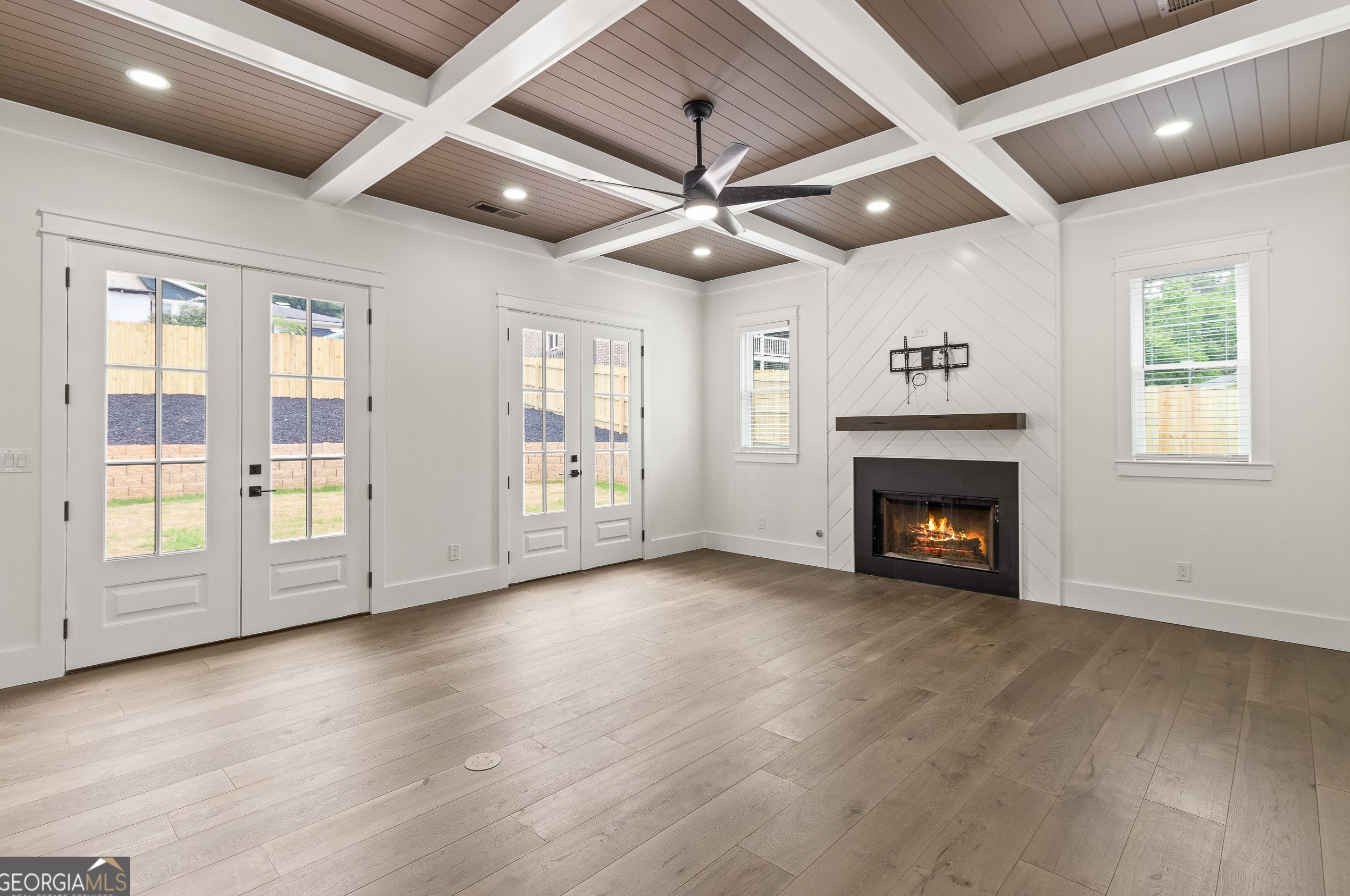 346 Crestview Cir, Roswell GA  30075-3823 exterior