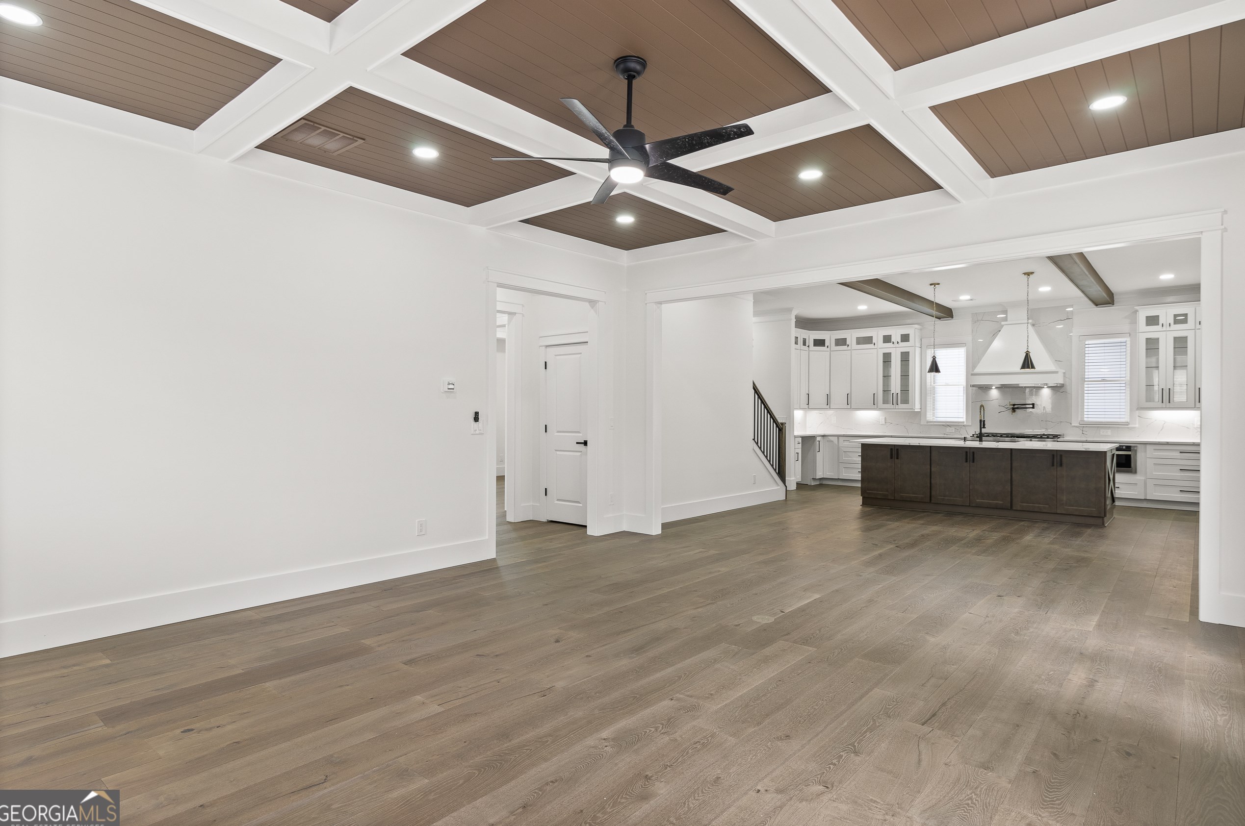 346 Crestview Cir, Roswell GA  30075-3823 exterior