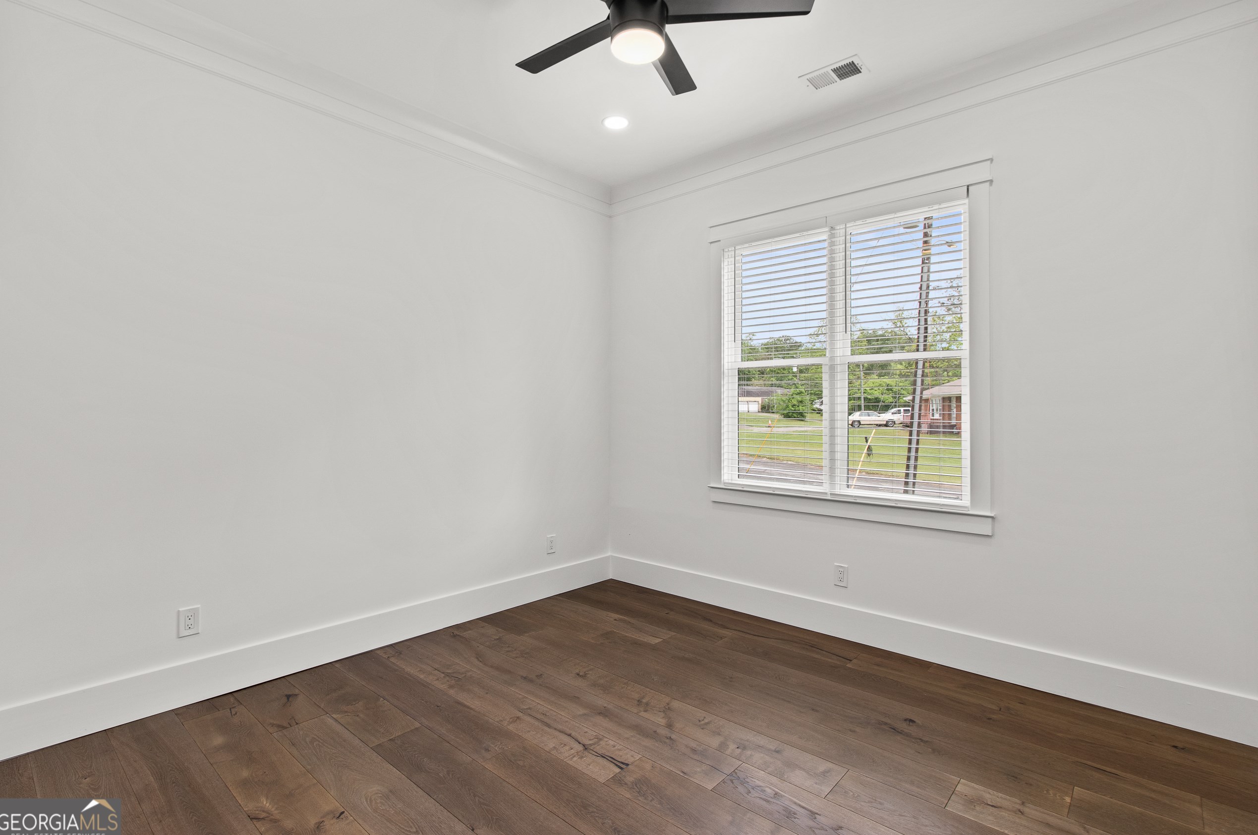 346 Crestview Cir, Roswell GA  30075-3823 exterior