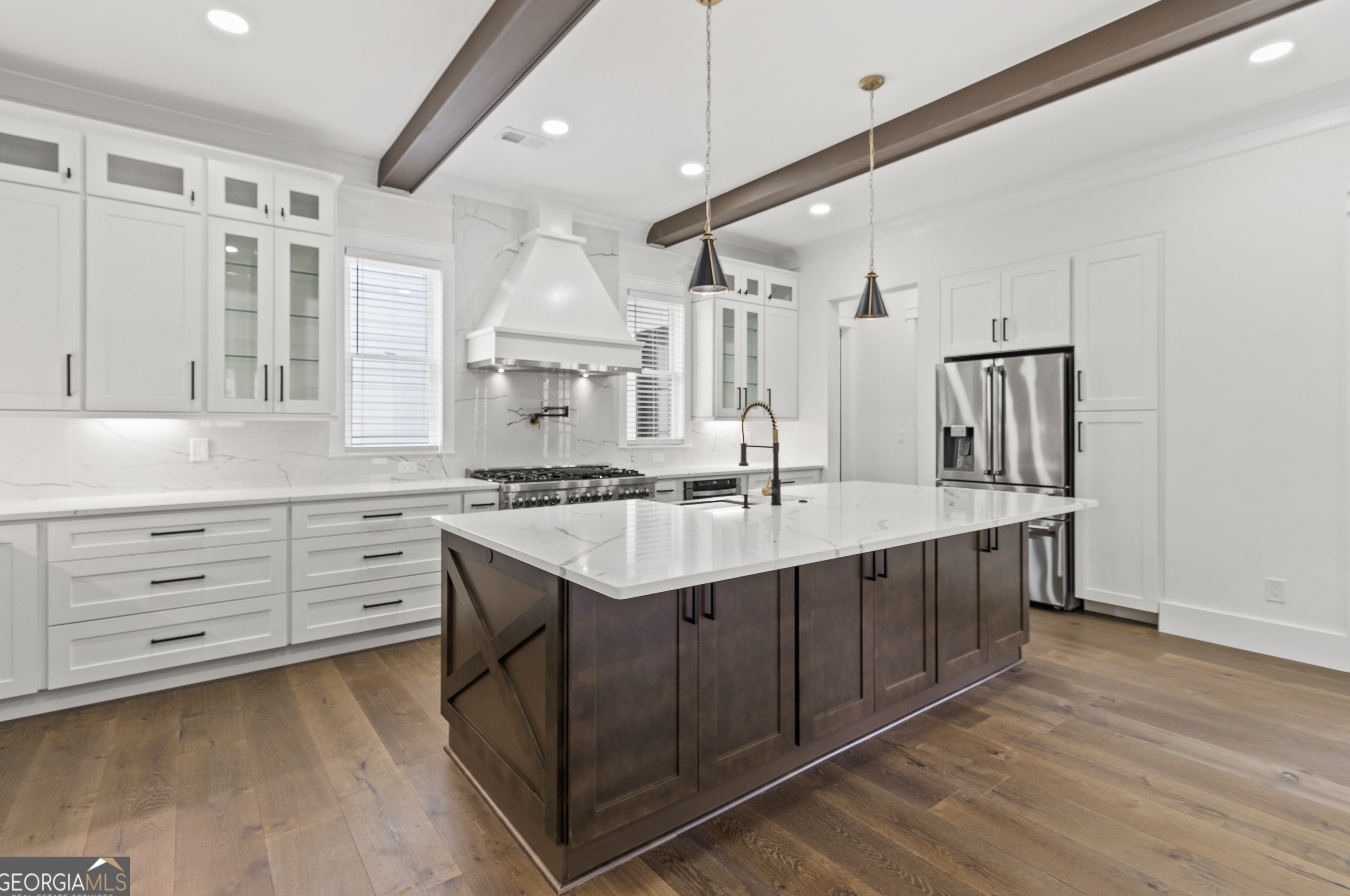 346 Crestview Cir, Roswell GA  30075-3823 exterior