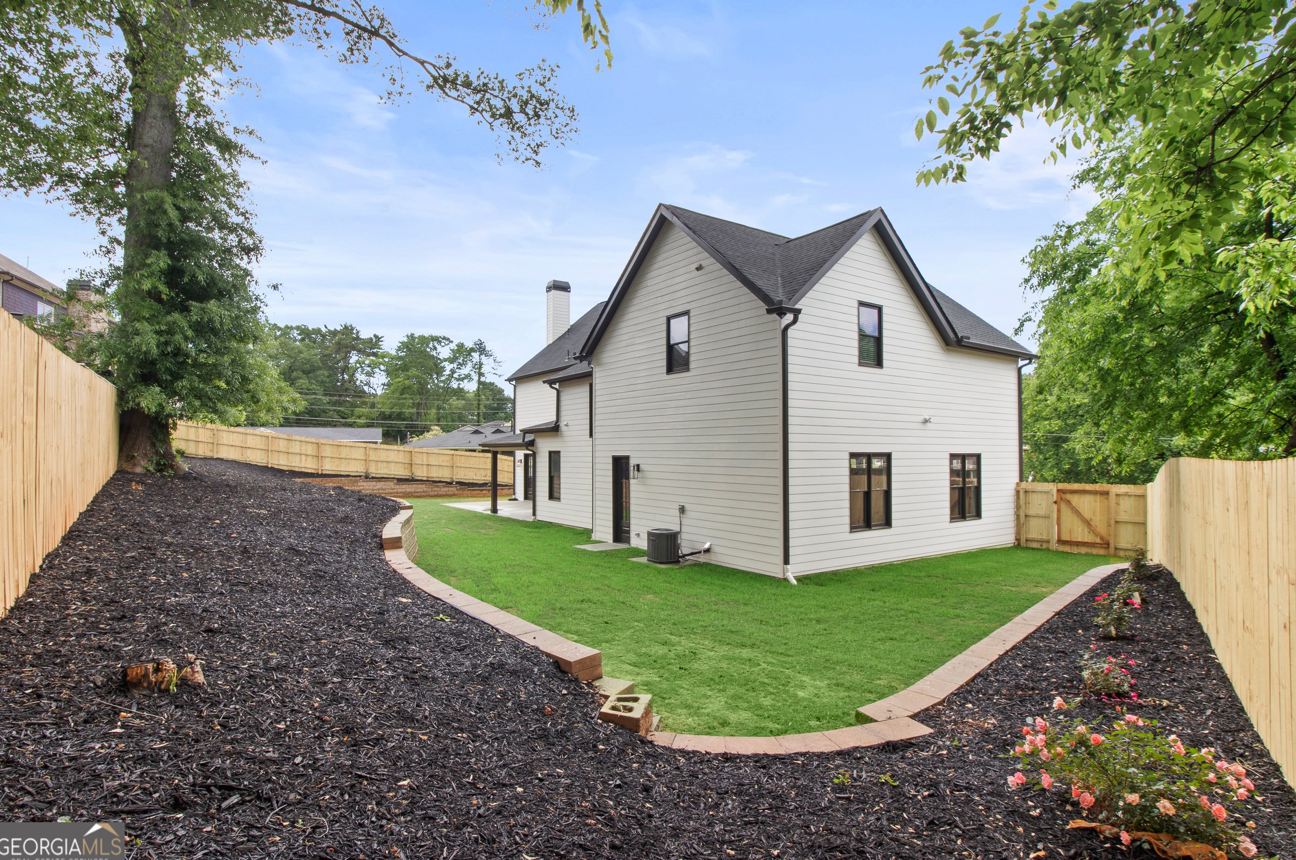 346 Crestview Cir, Roswell GA  30075-3823 exterior