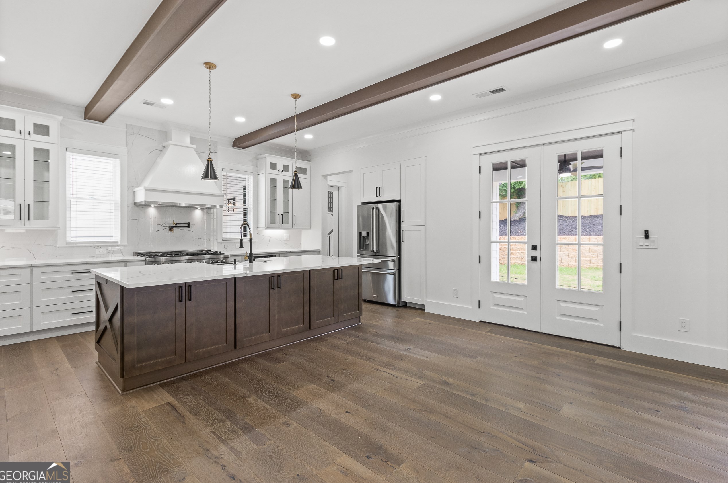 346 Crestview Cir, Roswell GA  30075-3823 exterior