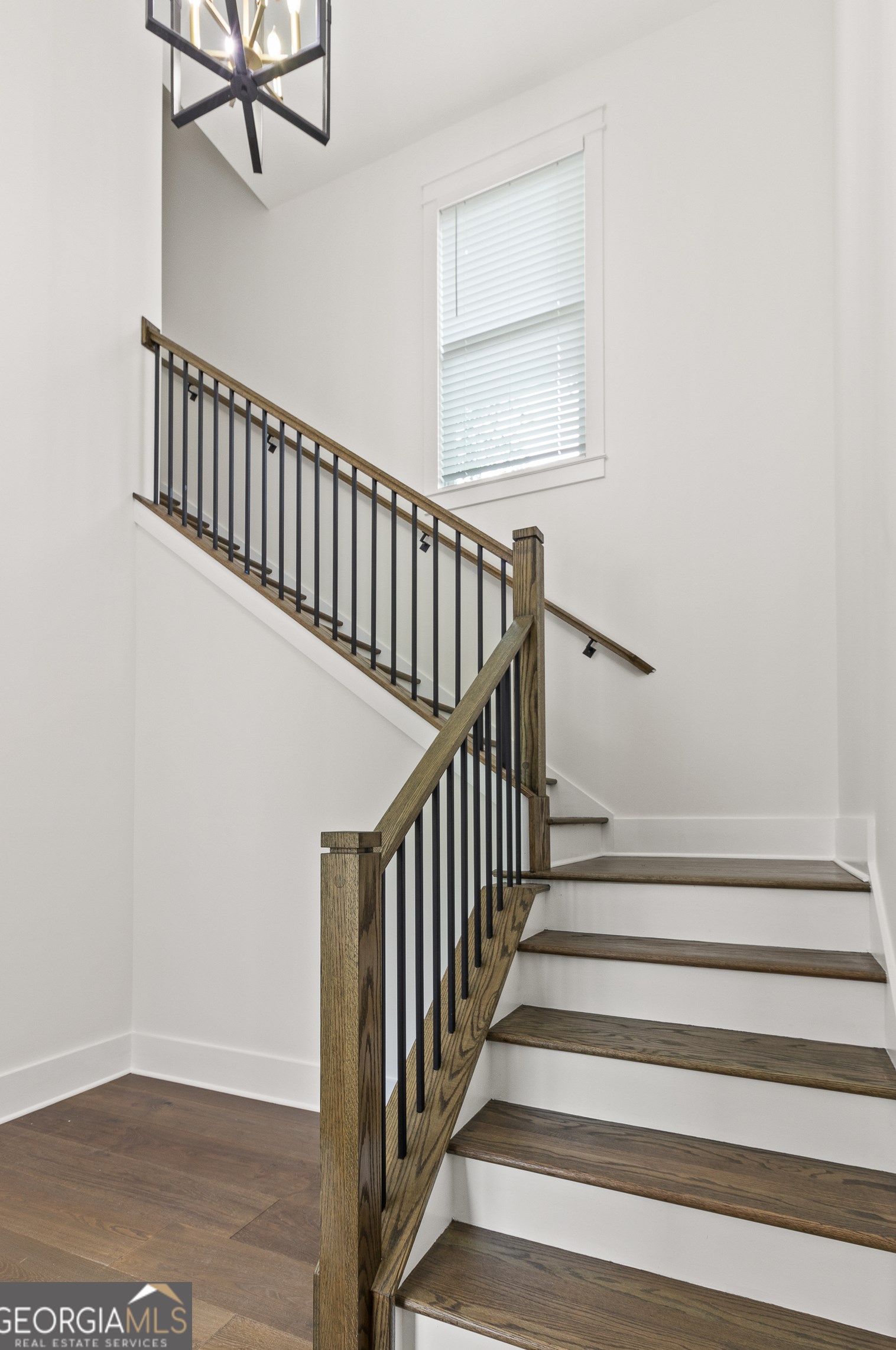 346 Crestview Cir, Roswell GA  30075-3823 exterior