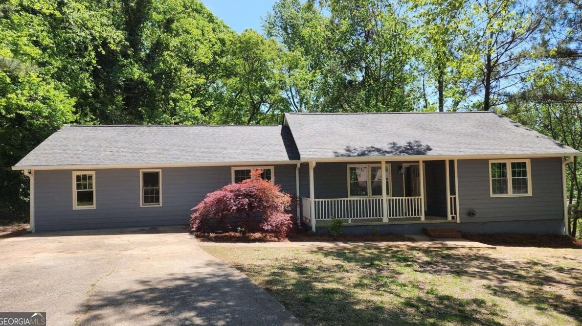 6277 Oak Ridge Dr, Flowery Branch, GA 30542