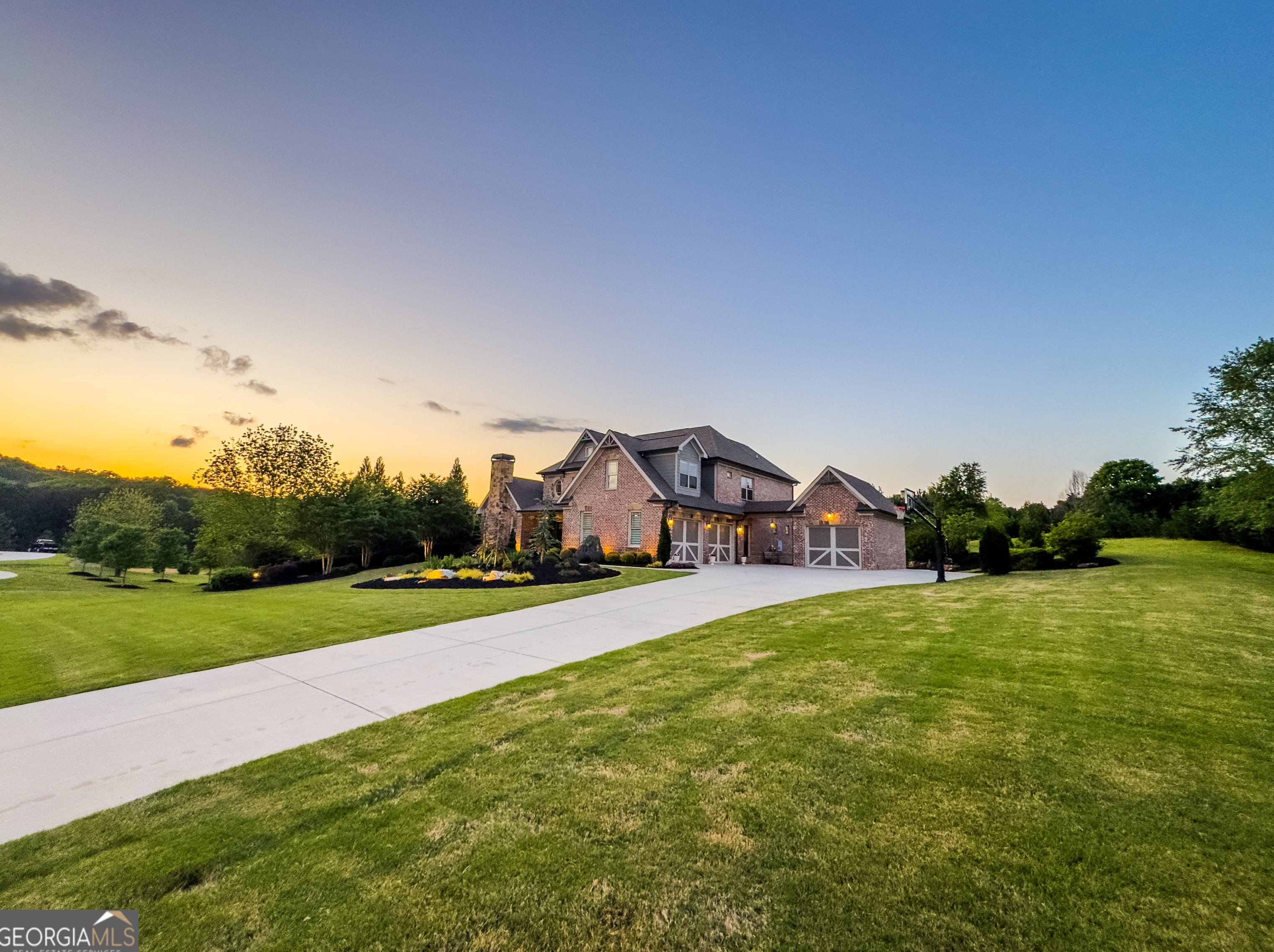 4722 Crestview Way, Flowery Branch GA  30542-3501 exterior