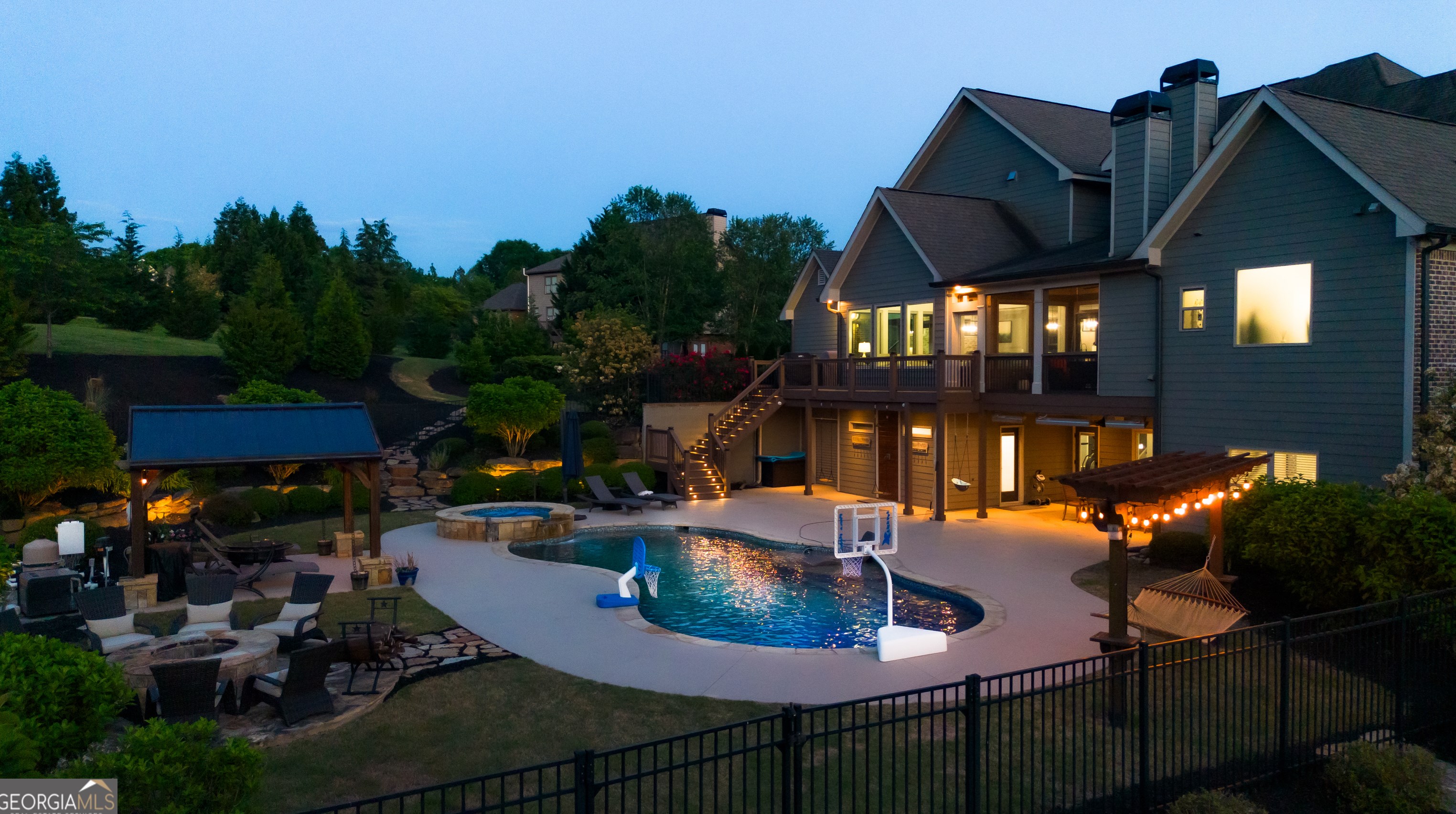 4722 Crestview Way, Flowery Branch GA  30542-3501 exterior