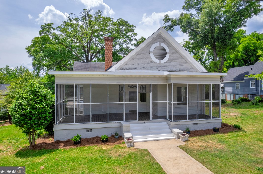 902 Summit Ave, Macon, GA 31211-1818