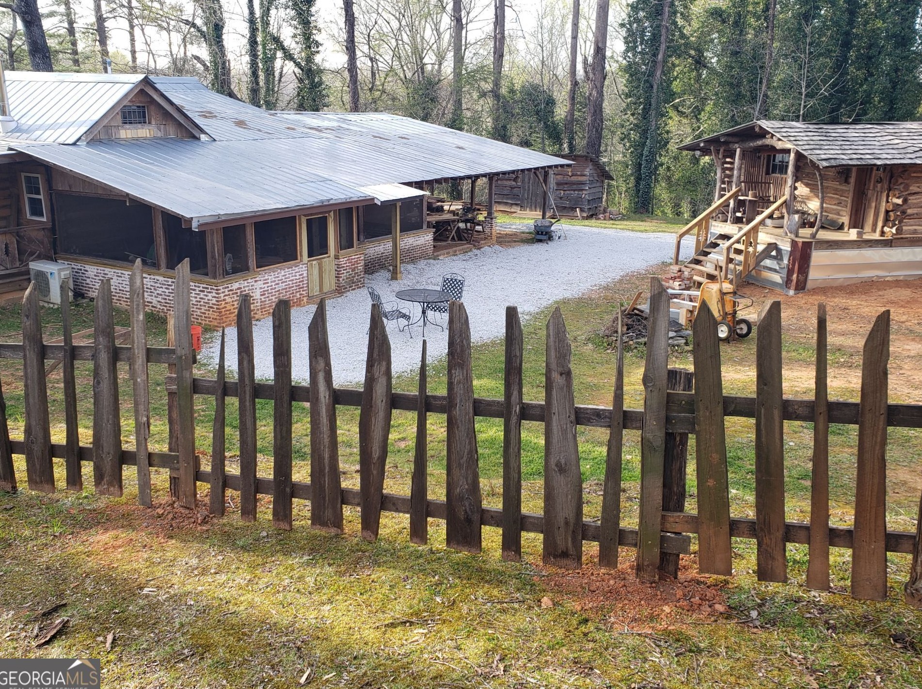 3803 Talmadge Dr, Clarkesville, GA 30523-4408
