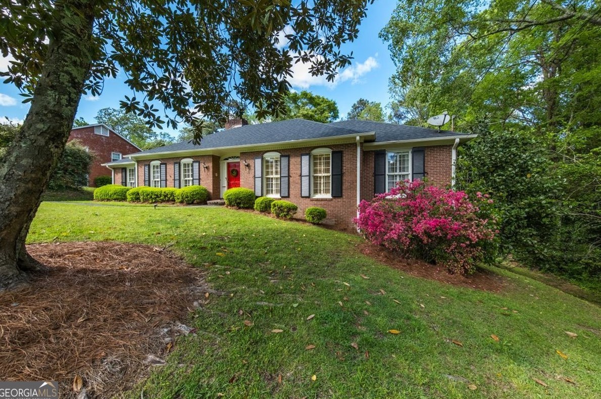 3017 Stuart Dr, Macon, GA 31204-1534