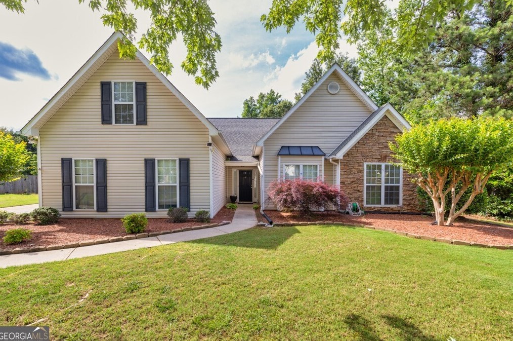 6122 Devonshire Dr, Flowery Branch, GA 30542