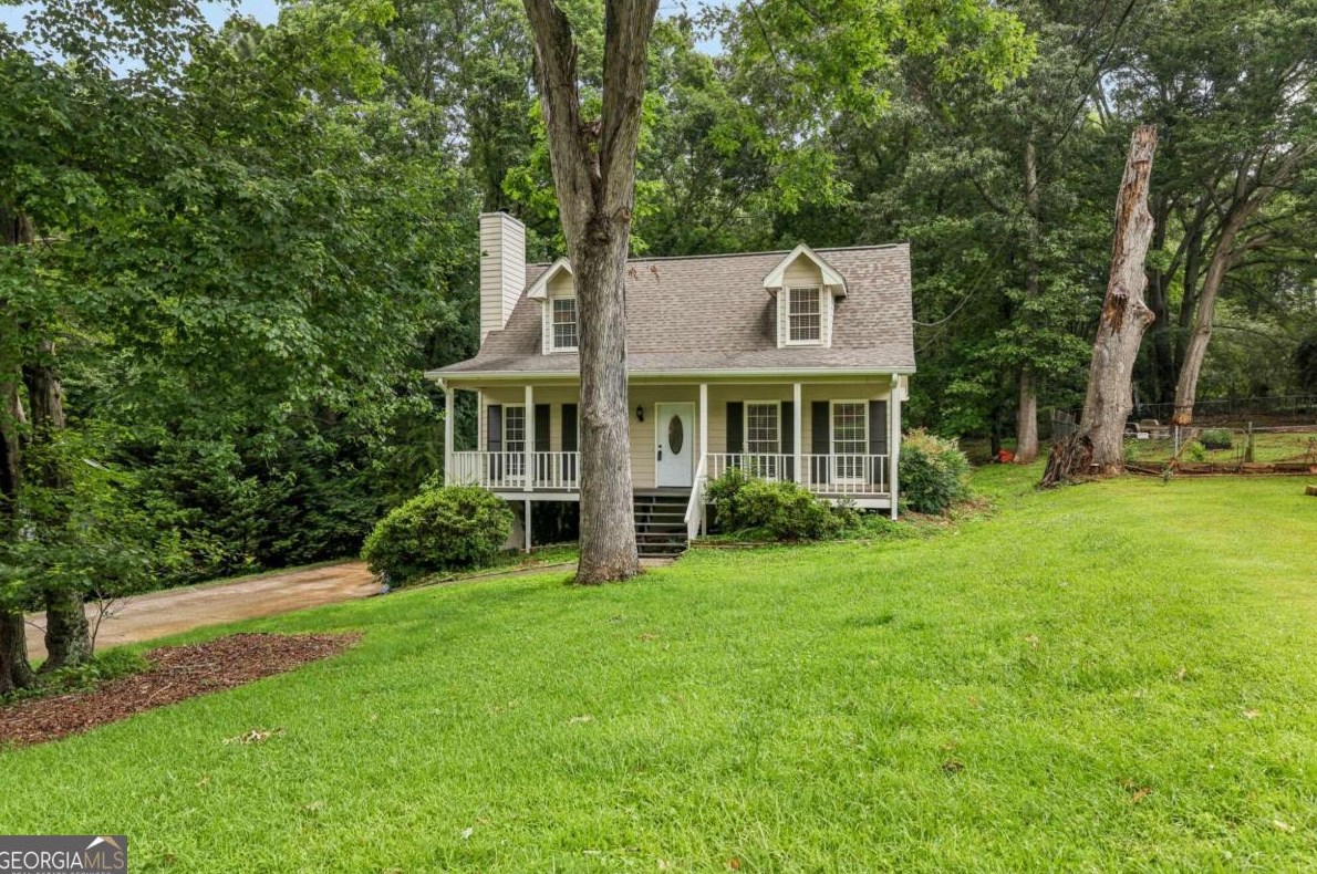 6255 Oak Leaf Dr, Flowery Branch, GA 30542