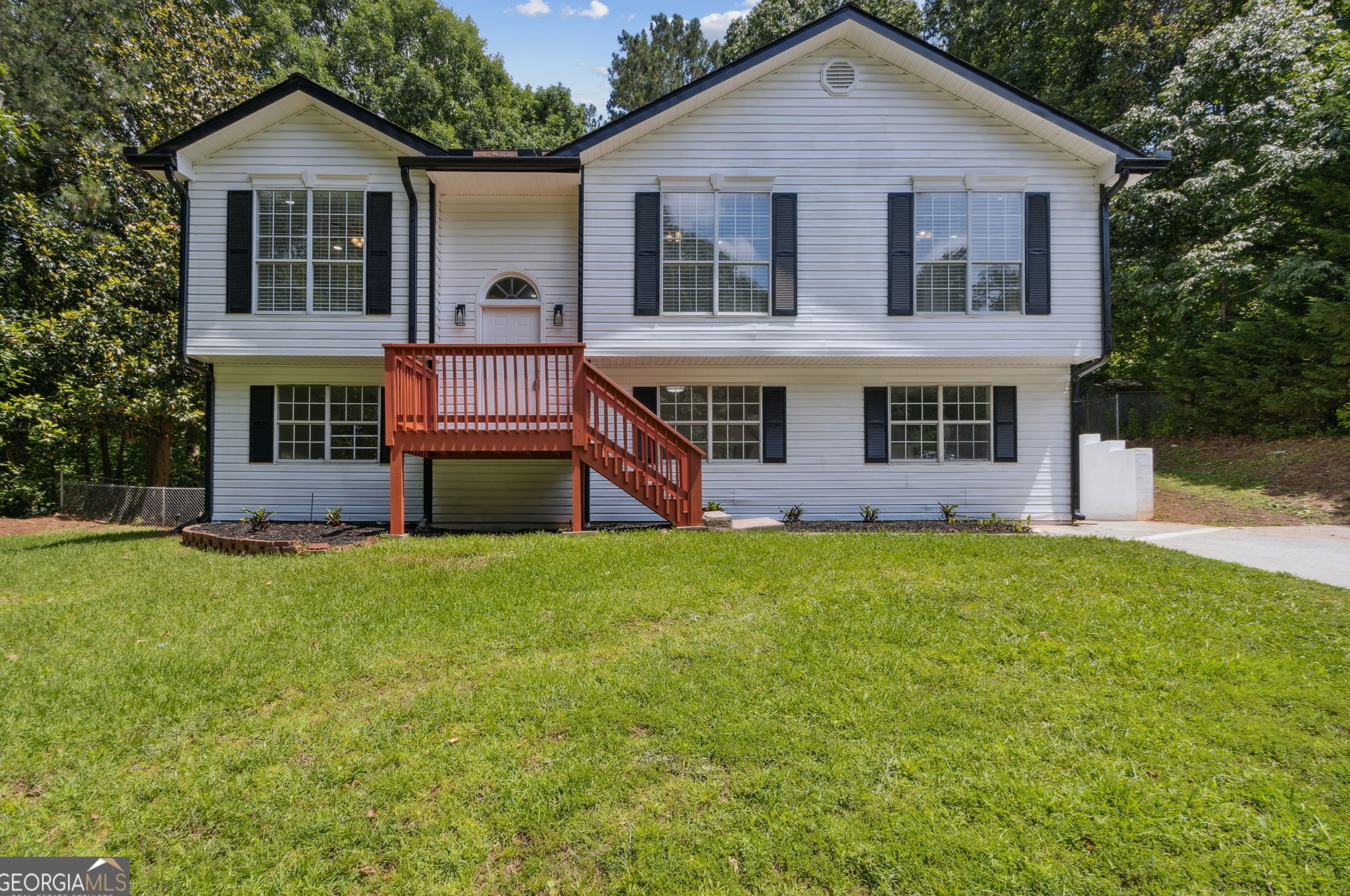 6321 Mitchell Creek Dr, Flowery Branch, GA 30542
