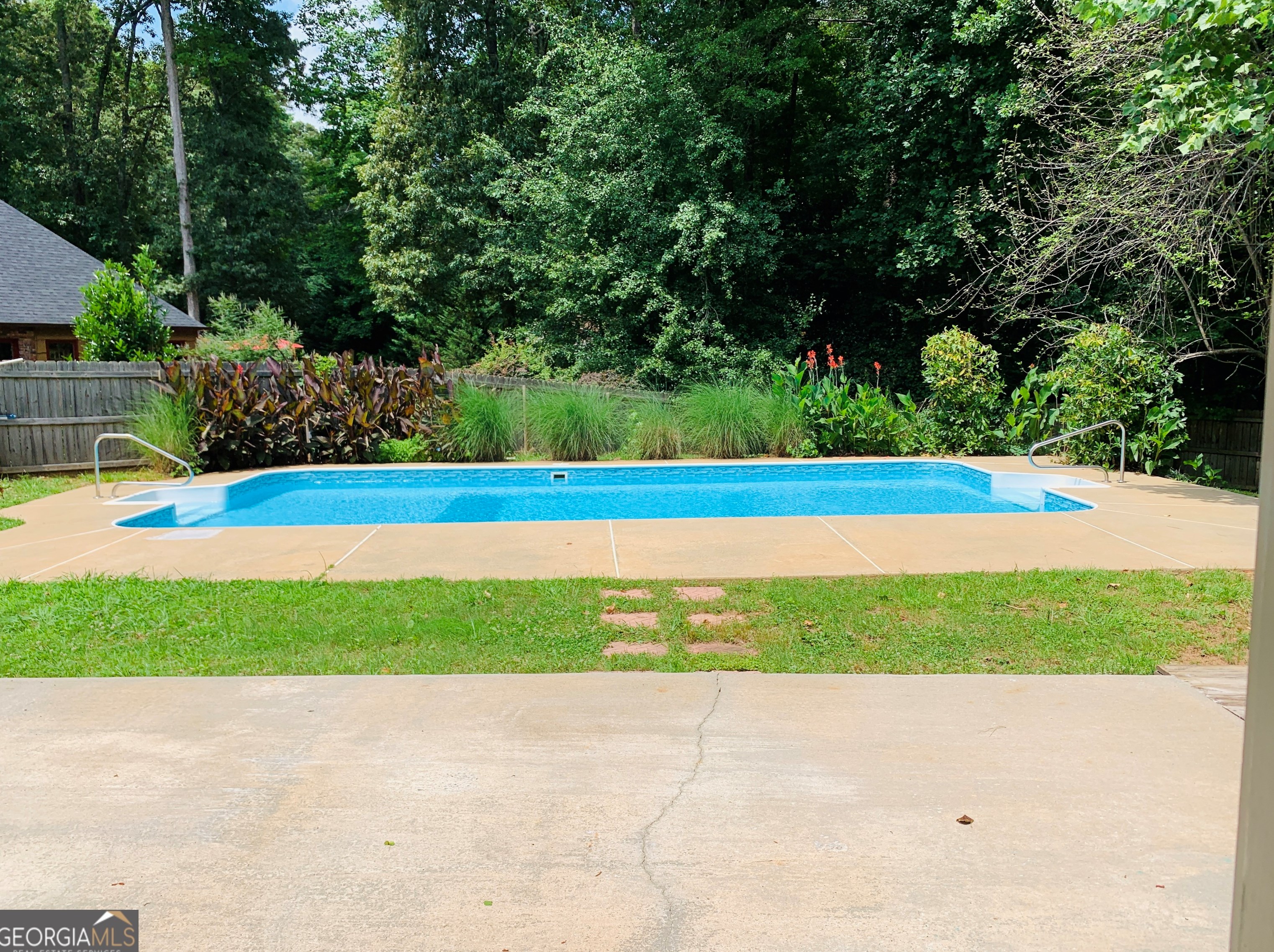 400 Pinegate Rd, Peachtree City, GA 30269