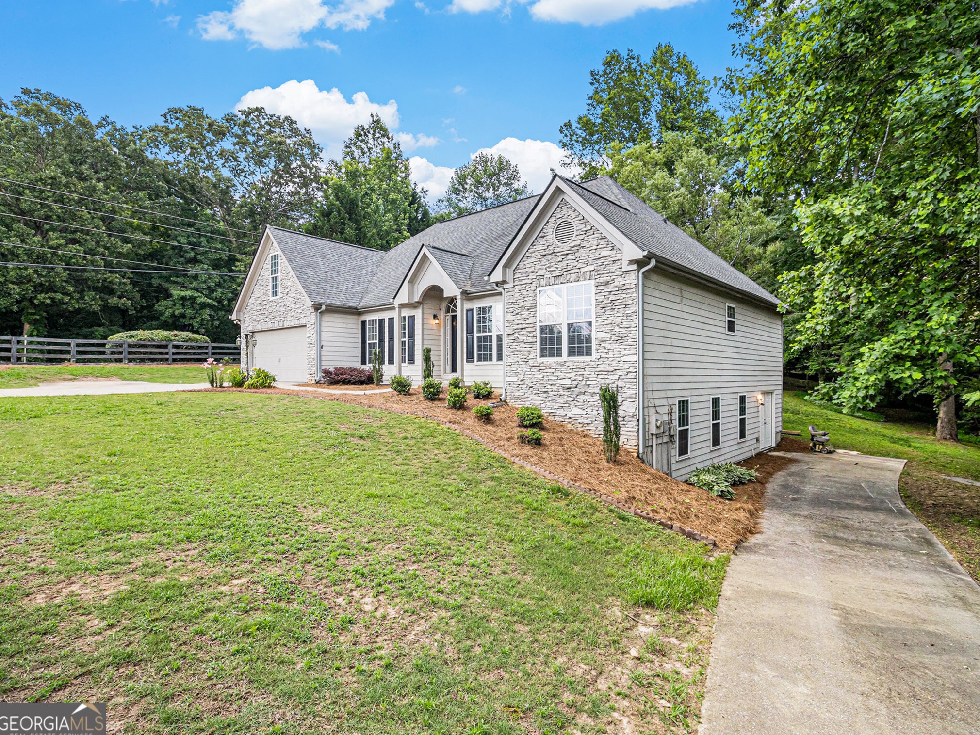 6303 Aarons Way, Flowery Branch, GA 30542