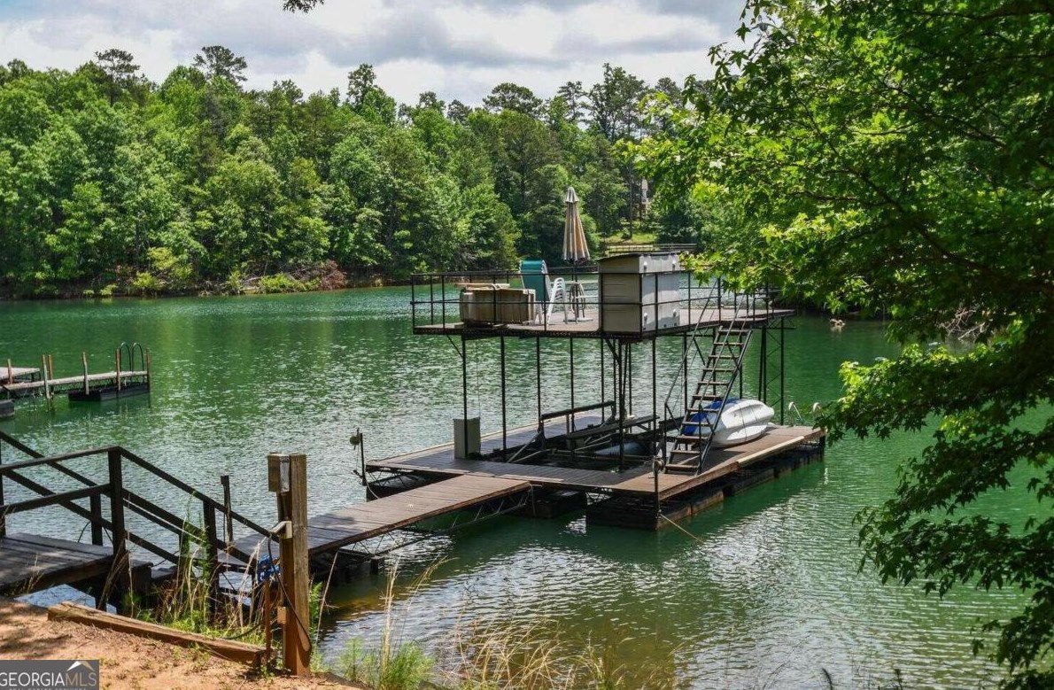 6554 Cox Dr, Flowery Branch, GA 30542