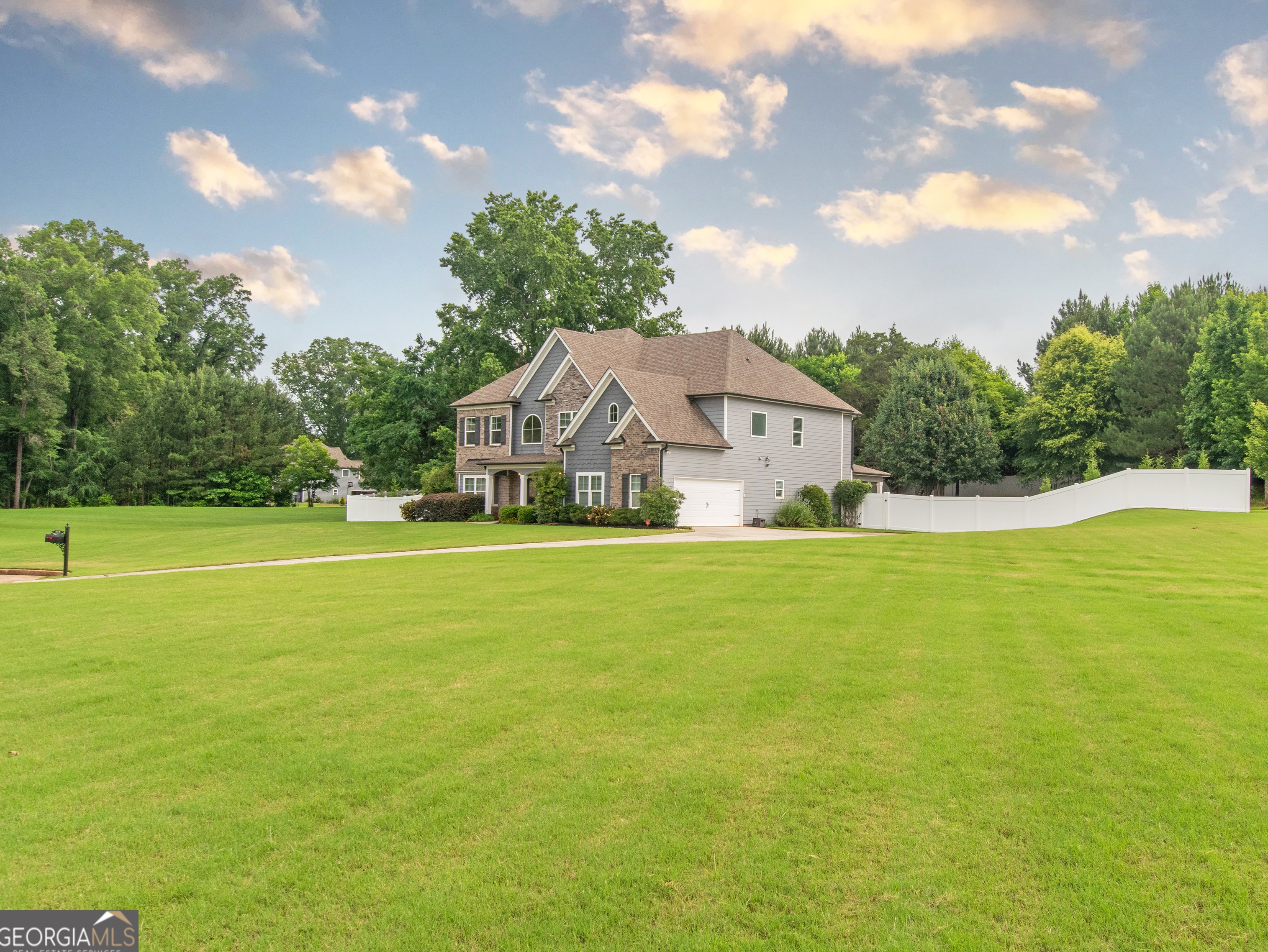 355 Grandmas Ln, Fayetteville, GA 30215