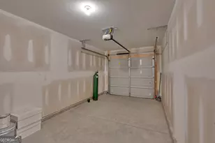 109 Village Green Dr, Adairsville, GA 30103 - Photo 6