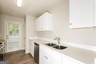 9156 Jefferson Village Dr SW, Covington, GA 30014 - Photo 6