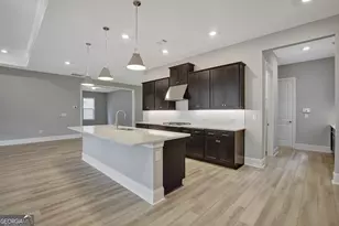 42 Club Cresswind Dr, Newnan, GA 30263 - Photo 4