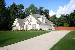 180 Sunderland Cir, Fayetteville, GA 30215 - Photo 2